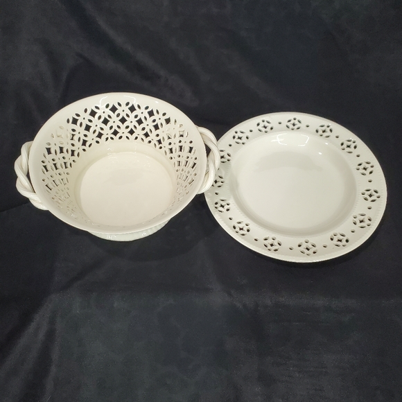 Leedsware Pierced Classical Creamware Berry Basket & Base - Picture 3 of 14